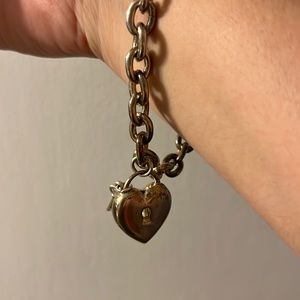 Chain bracelet with heart lock and key